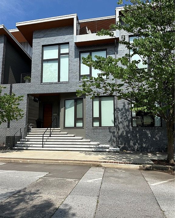 1st image of 192 N Block Ave