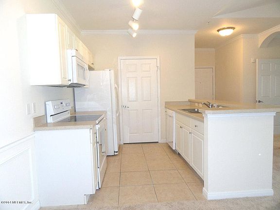 4th image of 260 OLD VILLAGE CENTER #8304