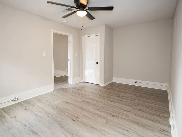 519 W Cherry St — Photo 11