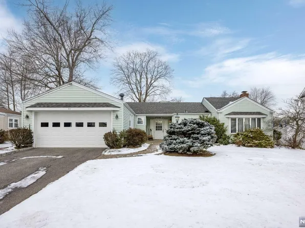 90 George Rd, Emerson, NJ 07630