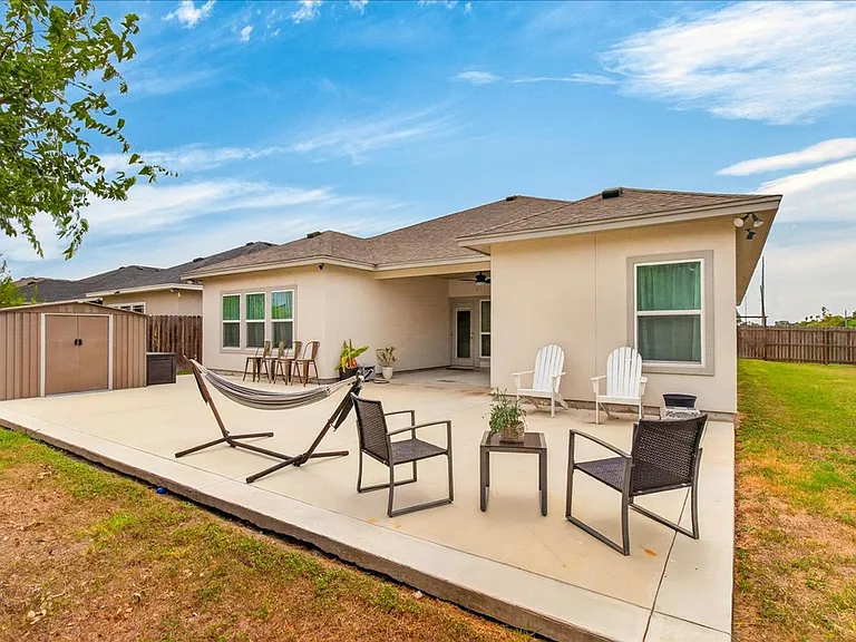 2445 Manuel Ln — Photo 48