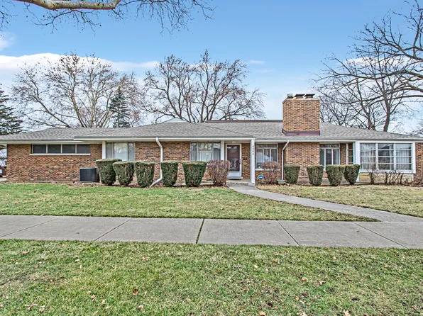 4300 Keeney St, Skokie, IL 60076