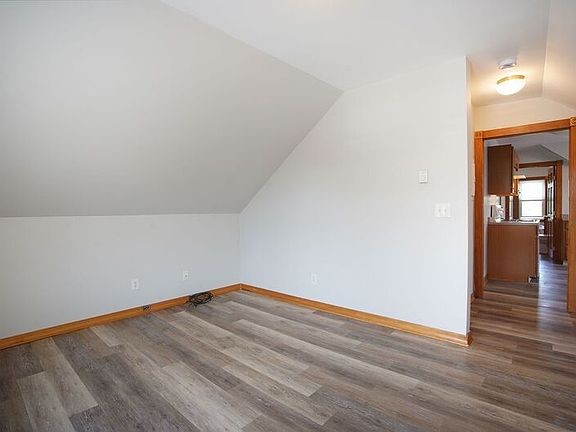 4th image of 104-106 Madison St Unit 3