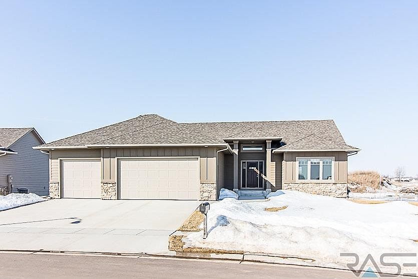 1st image of 6243 S Badlands Ct