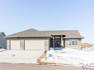 6243 S Badlands Ct, Sioux Falls, SD 57108