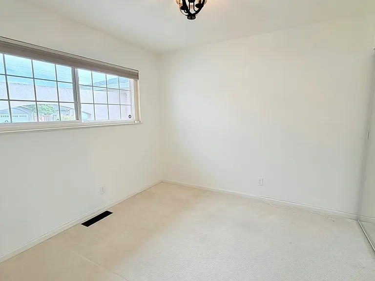 2819 Yarmouth Way — Photo 21