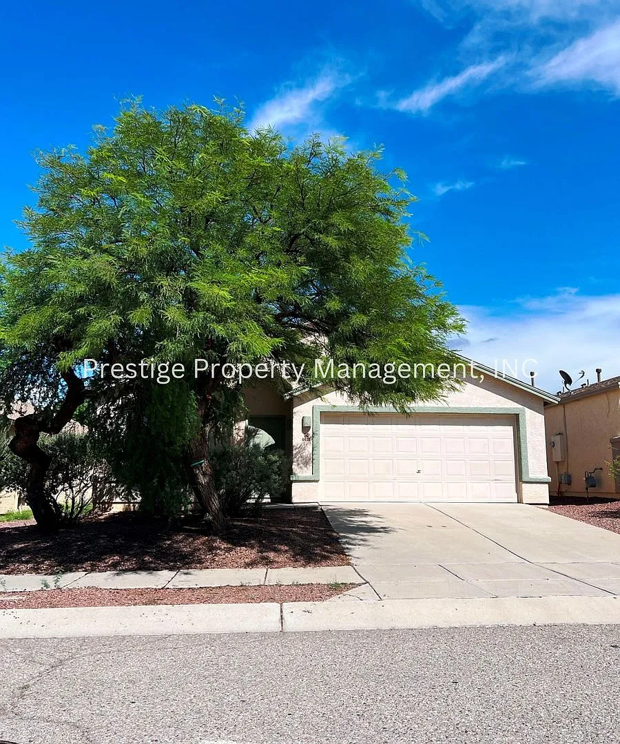 Lovely 4/2 Rita Ranch Home- It Could Be Yours (: — Photo 1