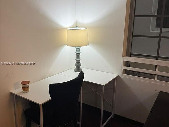 2nd image of 435 21st St #223
