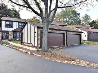 48 White Oak Cir #0, St Charles, IL 60174