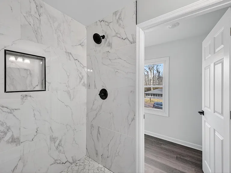 Tanglewood Dr — Photo 15
