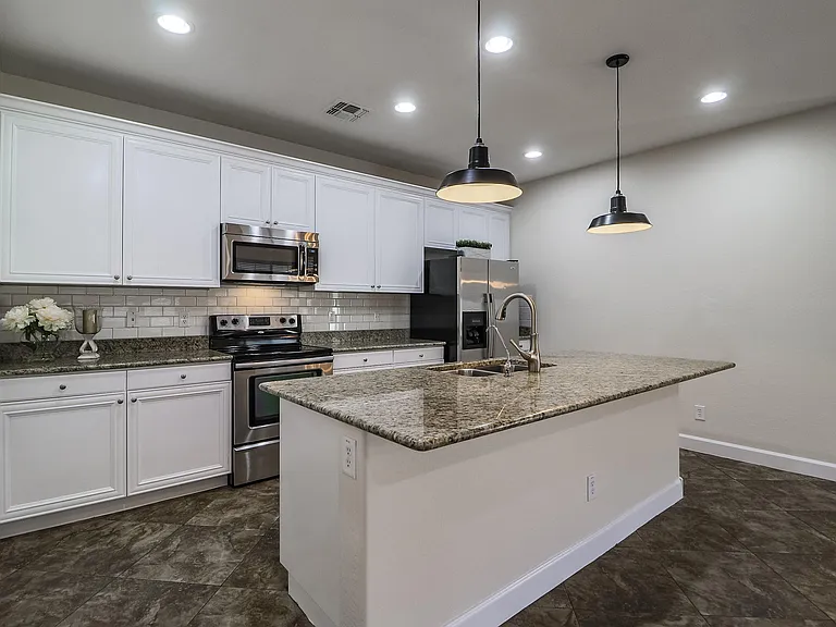 3457 E Orchid Ln — Photo 17