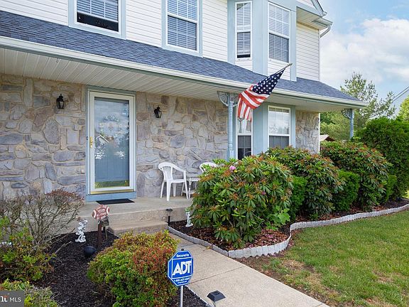 4th image of 308 Sugar Hill Dr