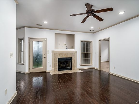 3rd image of 550 Shelby Cir