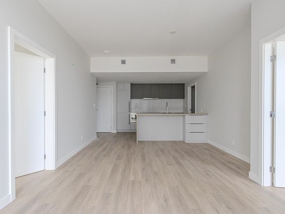3rd image of 567 Emerson St #1011