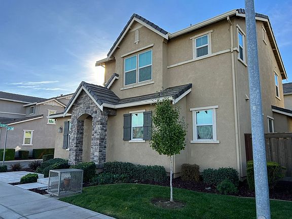 2nd image of 2224 Gallery Dr