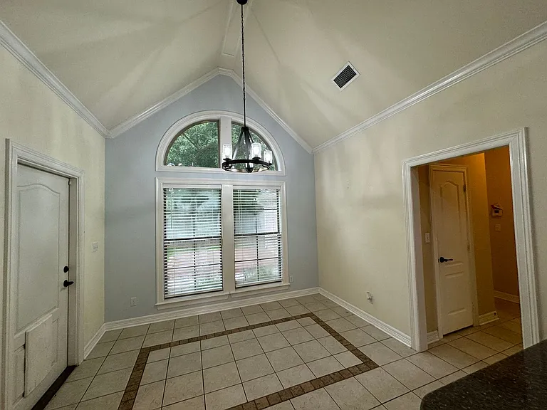 472 Grand Oaks Dr — Photo 6