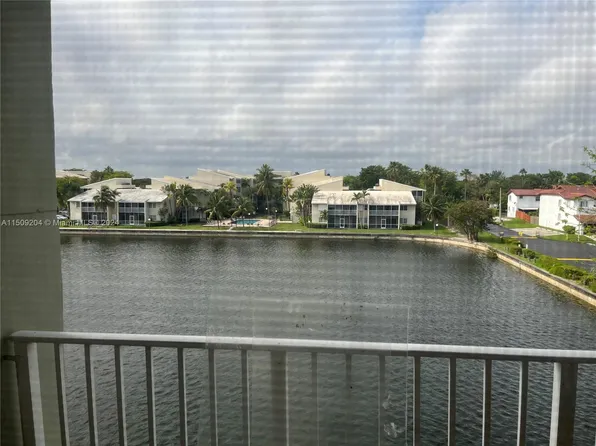 8260 SW 210th St APT 320, Cutler Bay, FL 33189