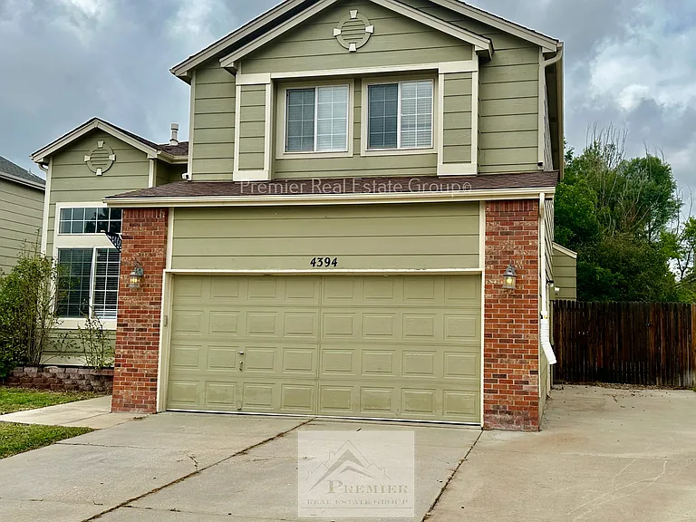 4394 Gunbarrel Dr — Photo 2
