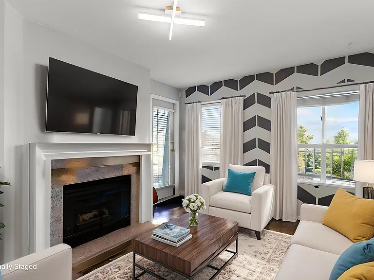 488 Kingsway #Penthouse 414 — Photo 3