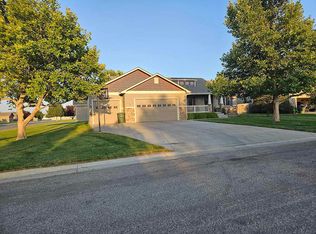 501 Breckenridge Rd, Dodge City, KS 67801