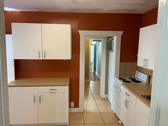 4th image of 303 W Woodlawn Ave