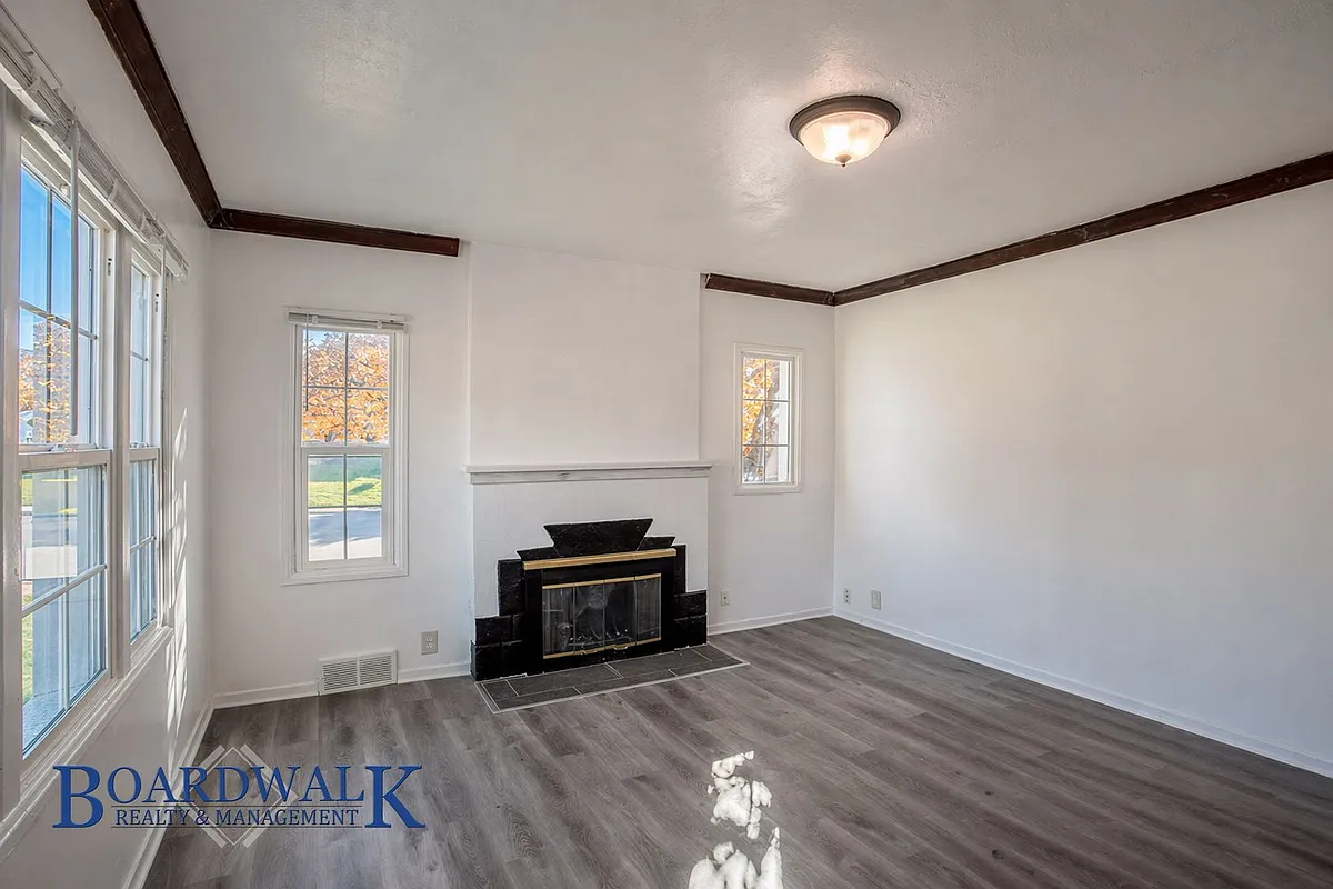 Building Photo - 105 N 300 E