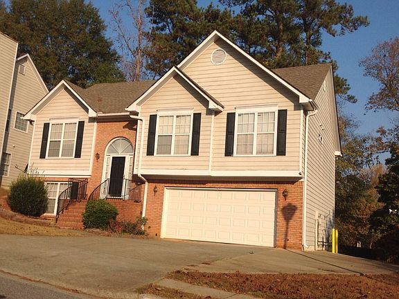 3rd image of 1635 Riverview Cv