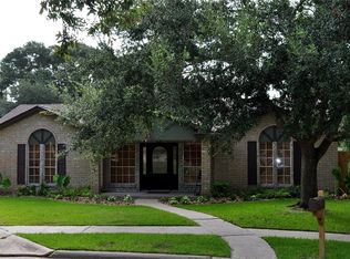 5 Hickory Pl, Angleton, TX 77515