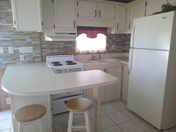 2nd image of 1006 Cedar Ave #31