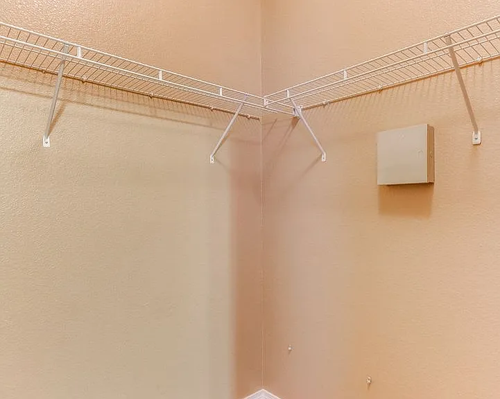 3289 Emerald Point Dr — Photo 16