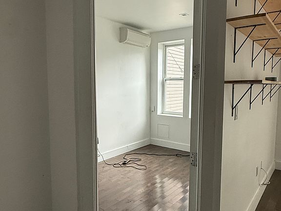 4th image of 188 Butler St #1
