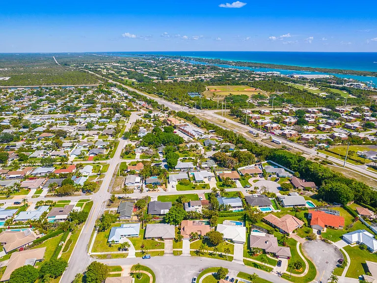88 Pinehill Trl E — Photo 31