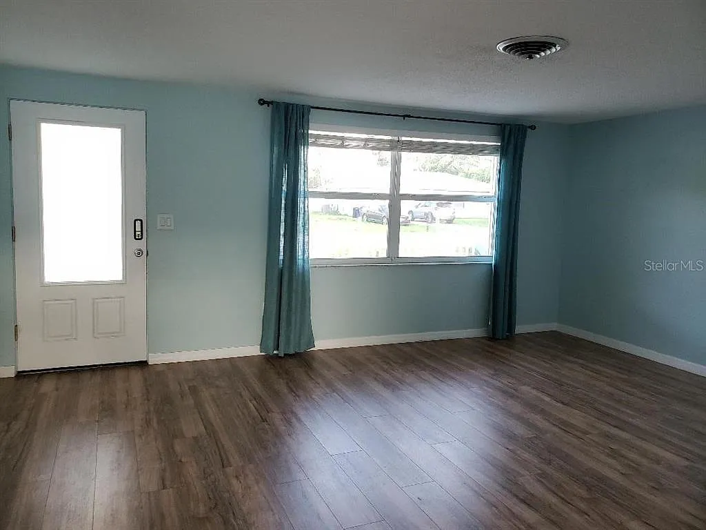 2 bed, 2.0 bath, 1368 sqft, $2,400 — Photo 3