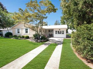 124 Budenos Dr, Sayville, NY 11782