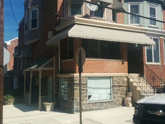 3rd image of 1621 W 10th St