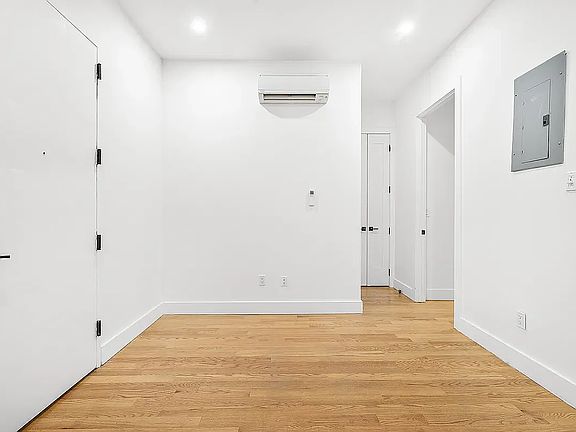 5th image of 631 E 6th St APT 2A
