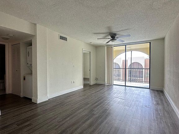 3rd image of 19477 NE 10th Ave #508