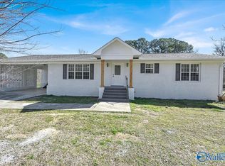 1424 Maple Ln NE, Arab, AL 35016