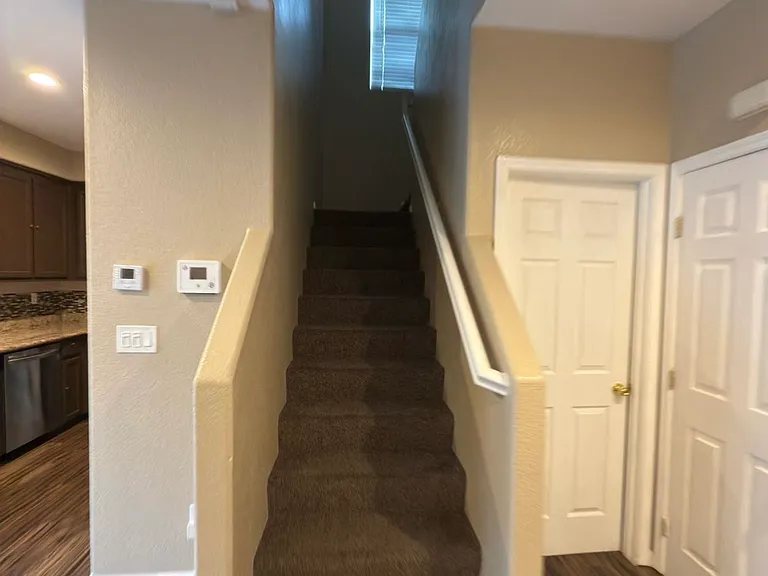 106 Fairview Ave — Photo 2