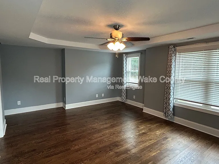 5412 Robbins Dr — Photo 44