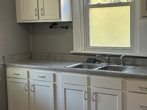 2nd image of 642 Franklin Ave #1