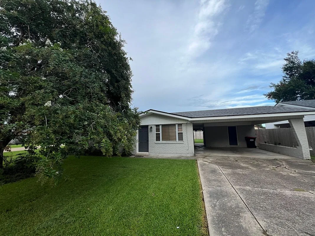 3 bed, 1.0 bath, 1073 sqft, $1,475 — Photo 1