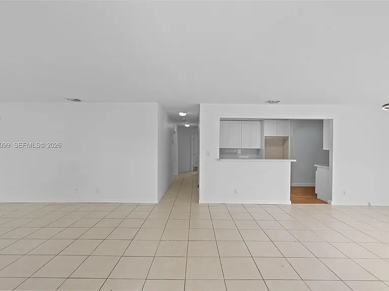 841 NW 10th St — Photo 10