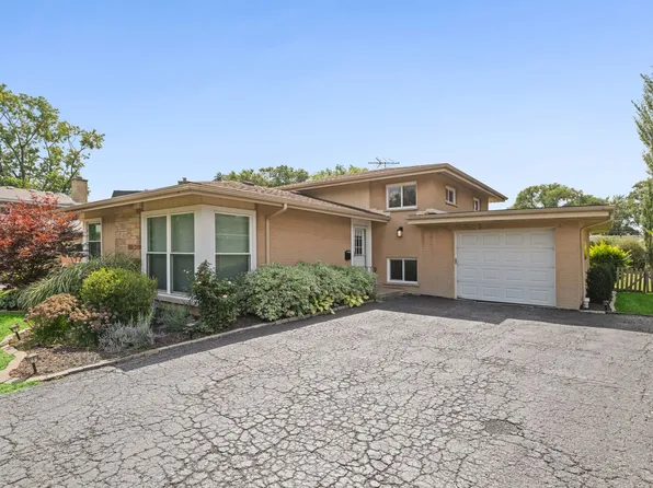 230 Greenfield Dr, Glenview, IL 60025