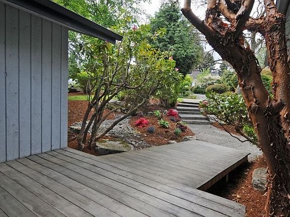3rd image of 7000 80th Ave SE