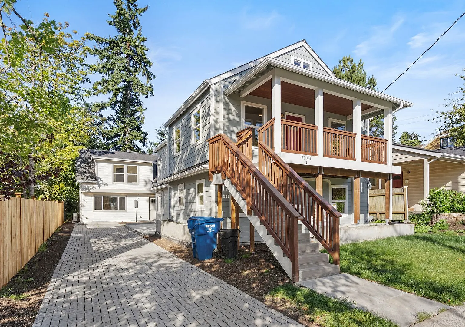 Beautifully Renovated 4BR Home in North Seattle! — Photo 1