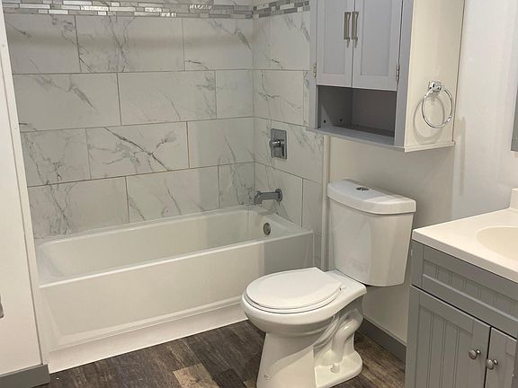 Second floor full bath