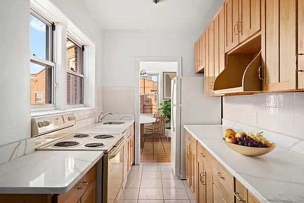 Sold by Douglas Elliman | media 19