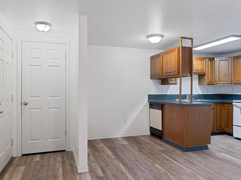 ReNew End Street Apartment Rentals Eagle River, AK Zillow