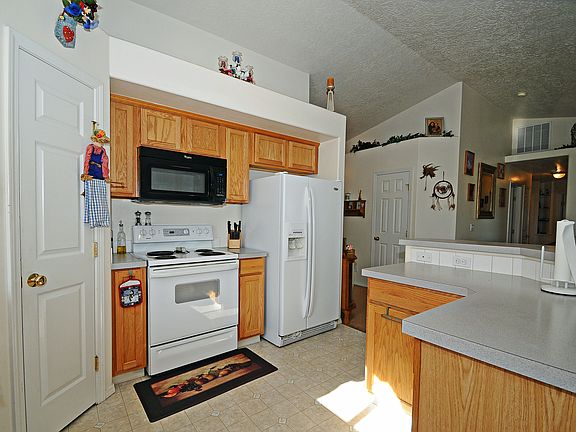 5th image of 1604 W Teton Ave